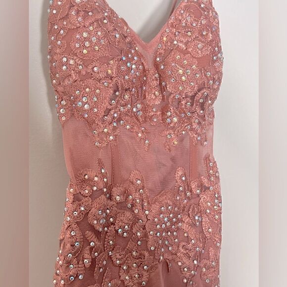BCX Juniors' Embroidered Tulle-Skirt Sleeveless Gown, evening dress size 0 rose - Picture 4 of 15